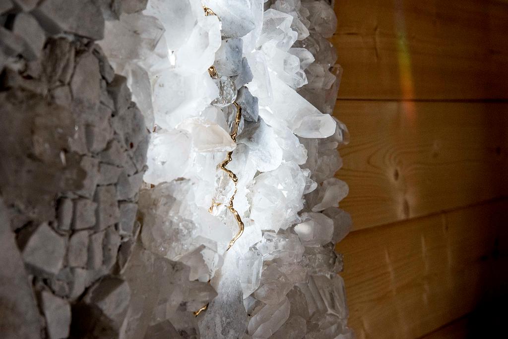 Intérieur de la Chambre de Cristal : cristaux et enchassements signés Elizabeth Contal